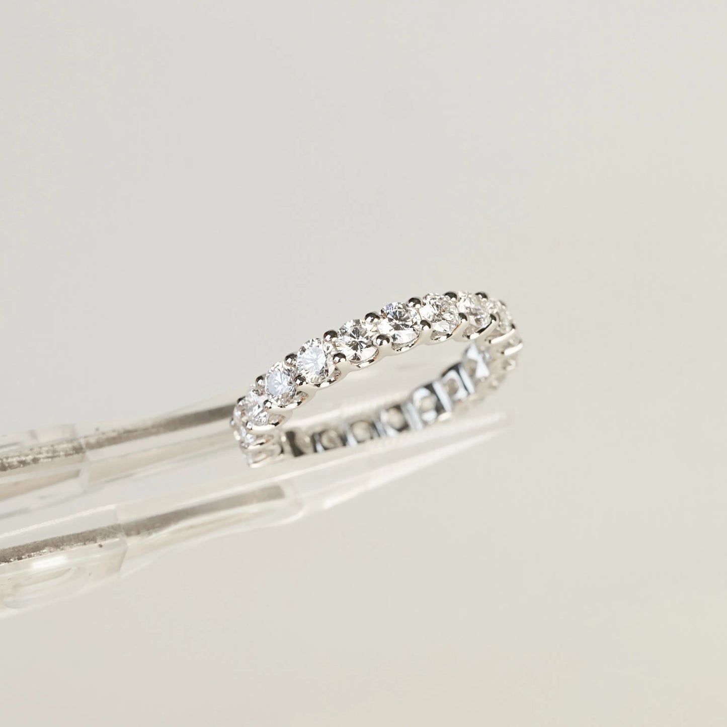 [In Stock 2.344ct Round Brilliant Lab-Grown Diamond Full Eternity Ring in PT950 (~0.11ct each)