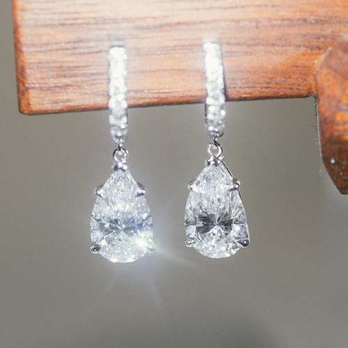 18K Gold Pear-Cut Lab-Grown Diamond Drop Earrings | Pavé Huggie Design | TME0627PE