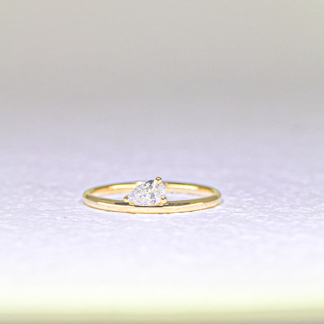 現貨 18K黃金 0.20ct 梨形培育鑽石單鑽戒｜TMLR1204