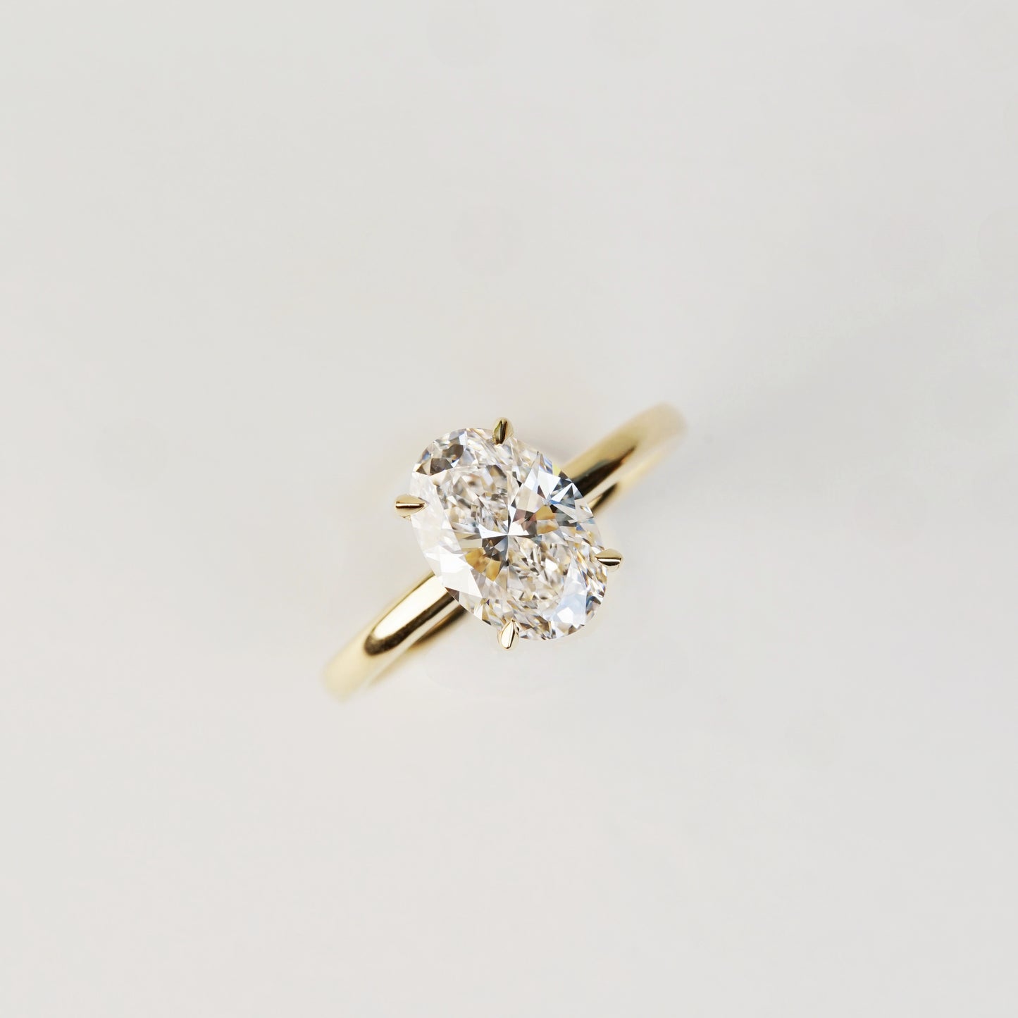 In-Stock 18K YG 2.07cts Oval Shape Lab Grown Diamond Ring (AFRA - TMO1012N)