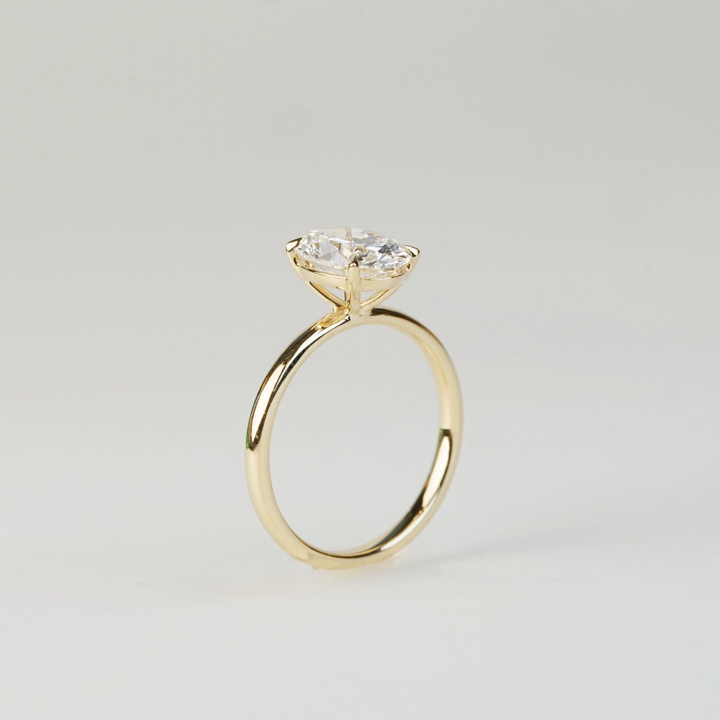 In-Stock 18K YG 2.07cts Oval Shape Lab Grown Diamond Ring (AFRA - TMO1012N)
