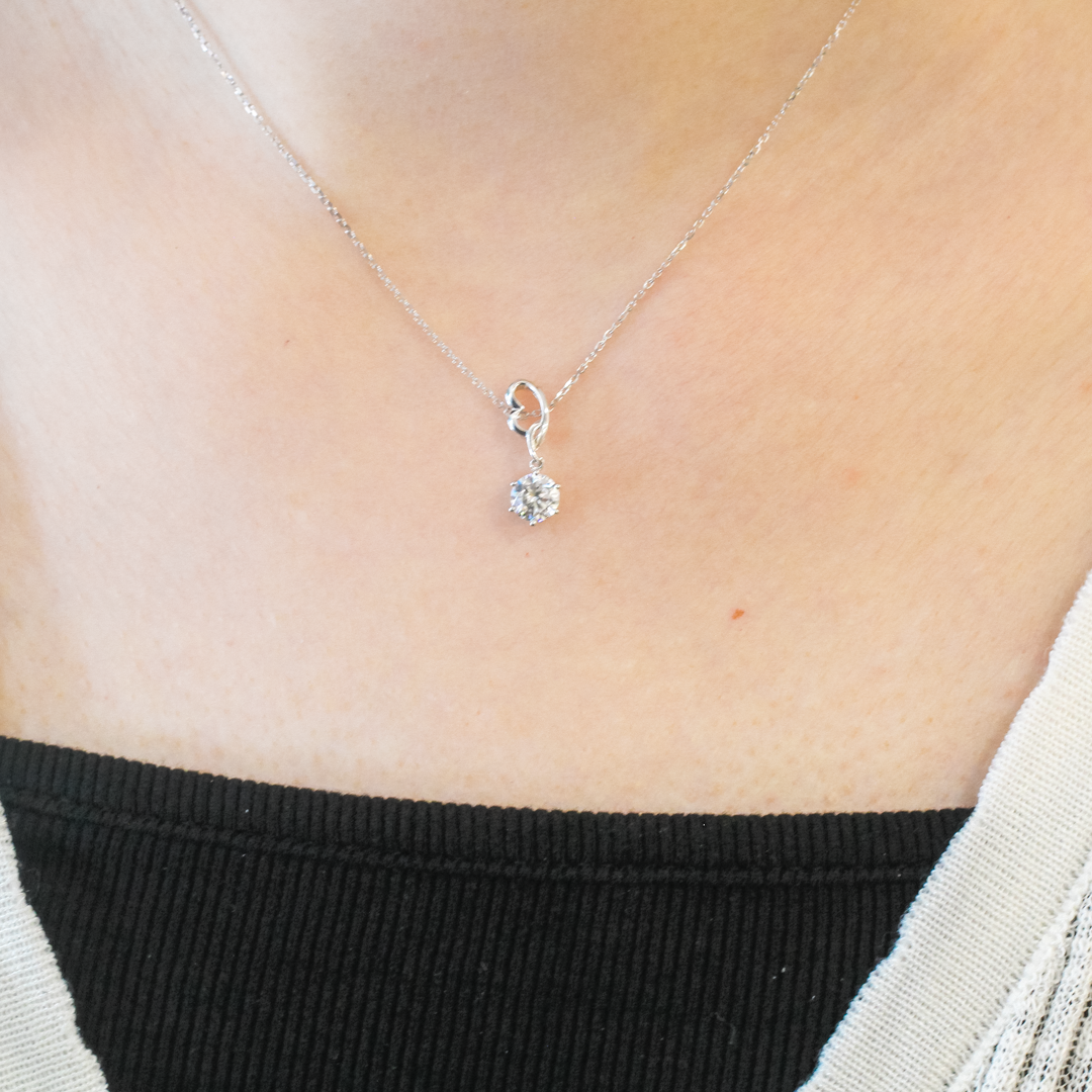 18K Gold Lab-Grown Diamond Pendant Setting | Heart-Inspired Drop-Set Solitaire Design | TMP0053
