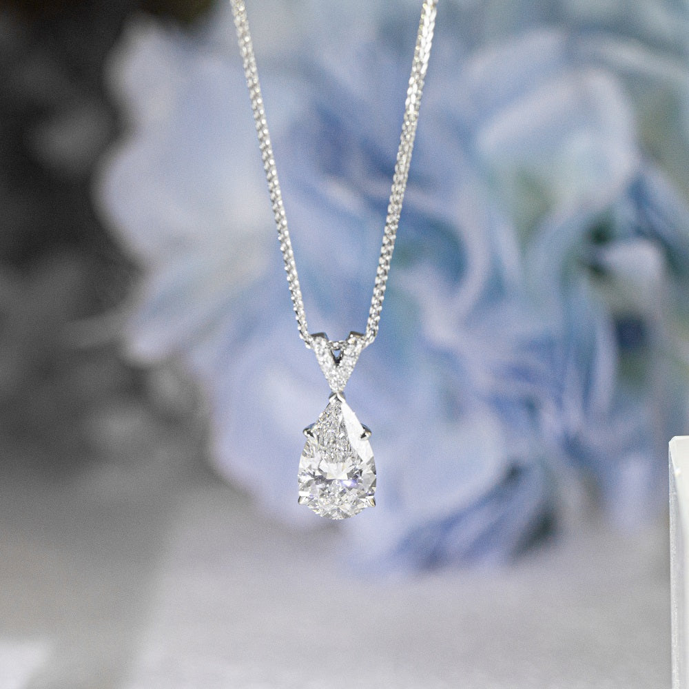 18K Gold Pear-Cut Lab-Grown Diamond Pendant | Pavé V-Shaped Bail Drop Design | TMPA1911