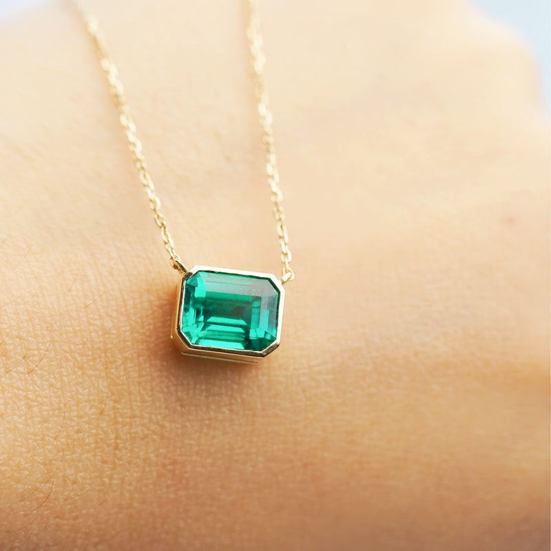 2.24cts祖母綠形培育綠寶石頸鏈(18K黃金) 現貨