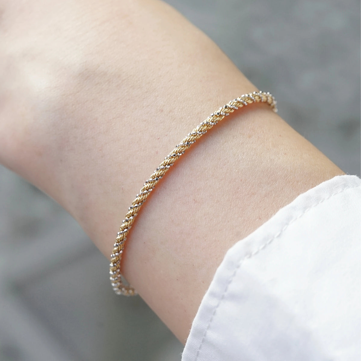 [In Stock] 18K Yellow Gold + 18K White Gold Two‑Tone Twisted Chain Bracelet | Approx. 2.67g | ~16cm + 3cm Extension