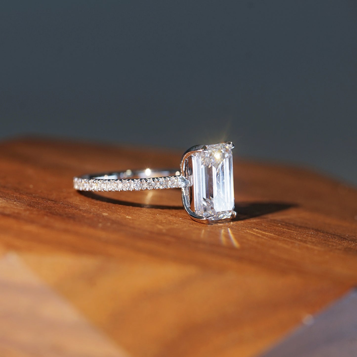 WINNI 祖母綠形培育鑽石戒指托｜經典漸幼鋪鑽戒圈（18K 金／鉑金）– GD0270RM