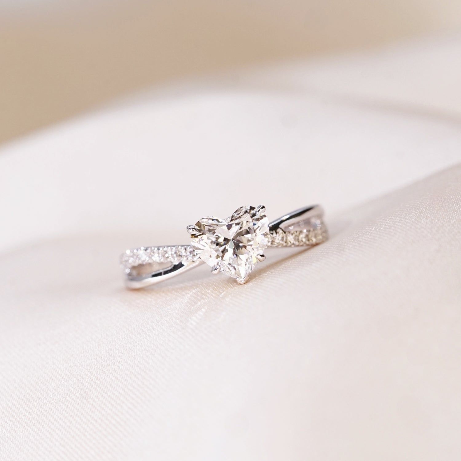 FELICITY - Heart-shaped Lab-Grown Diamond / Gemstone Ring Setting | Crossover Pavé Band (18K Gold / Platinum) - TM0247HT