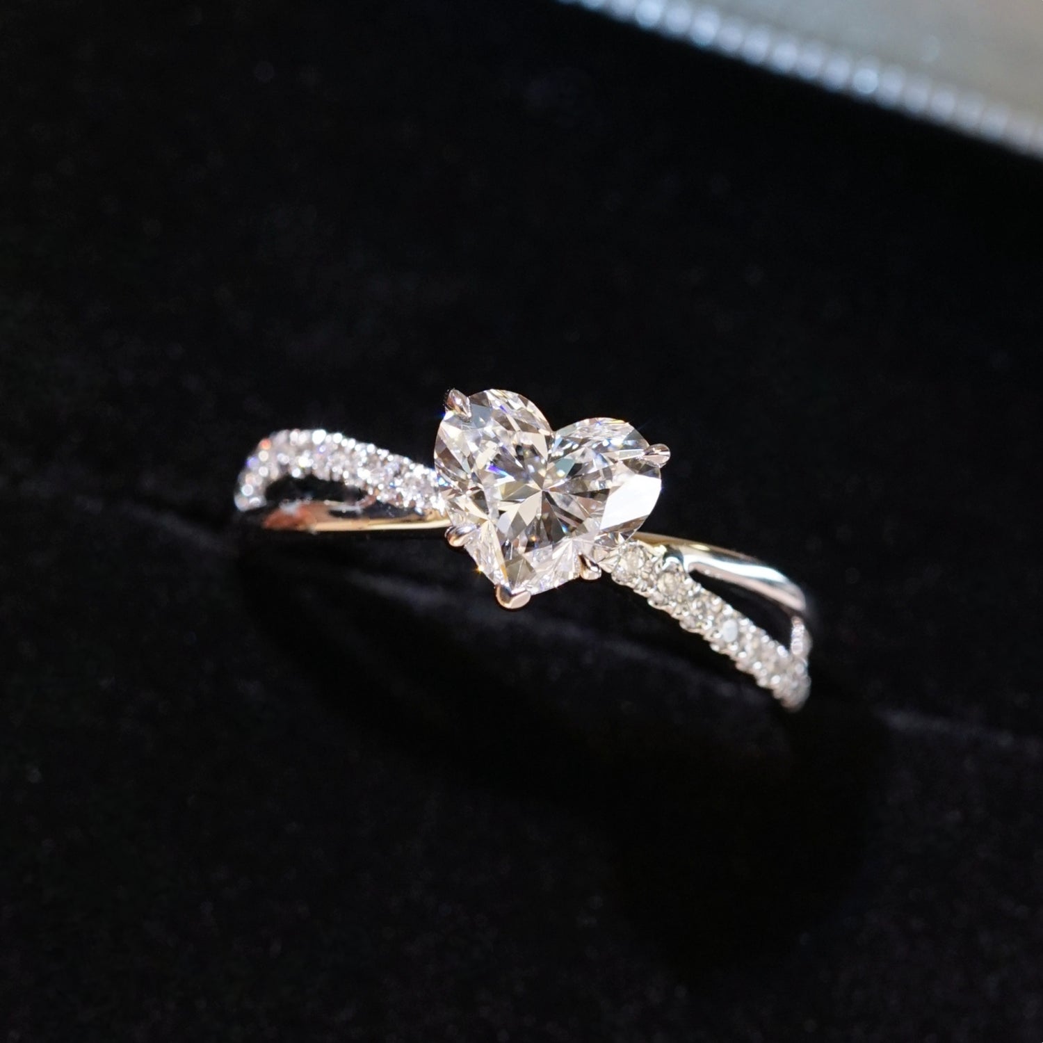 FELICITY - Heart-shaped Lab-Grown Diamond / Gemstone Ring Setting | Crossover Pavé Band (18K Gold / Platinum) - TM0247HT