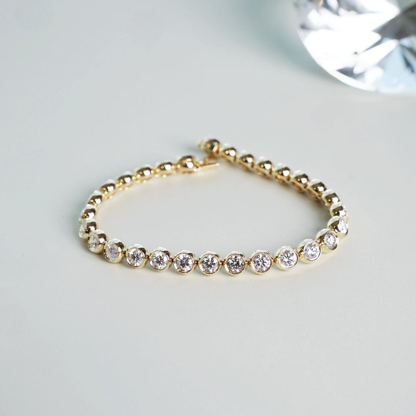 18K金圓形培育鑽石網球手鏈｜D-F / VVS-VS｜包邊鑲嵌