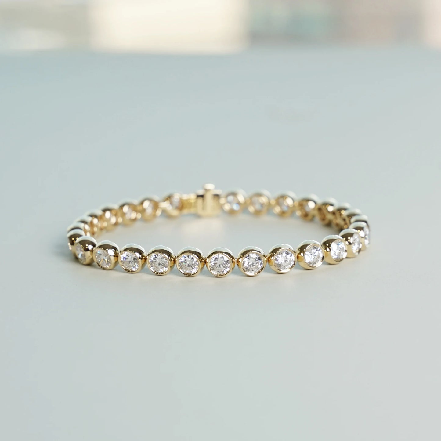 [In Stock] 5.75ct Lab-Grown Diamond Bezel Set Tennis Bracelet in 18K Gold | D–F / VVS–VS | B25340RD