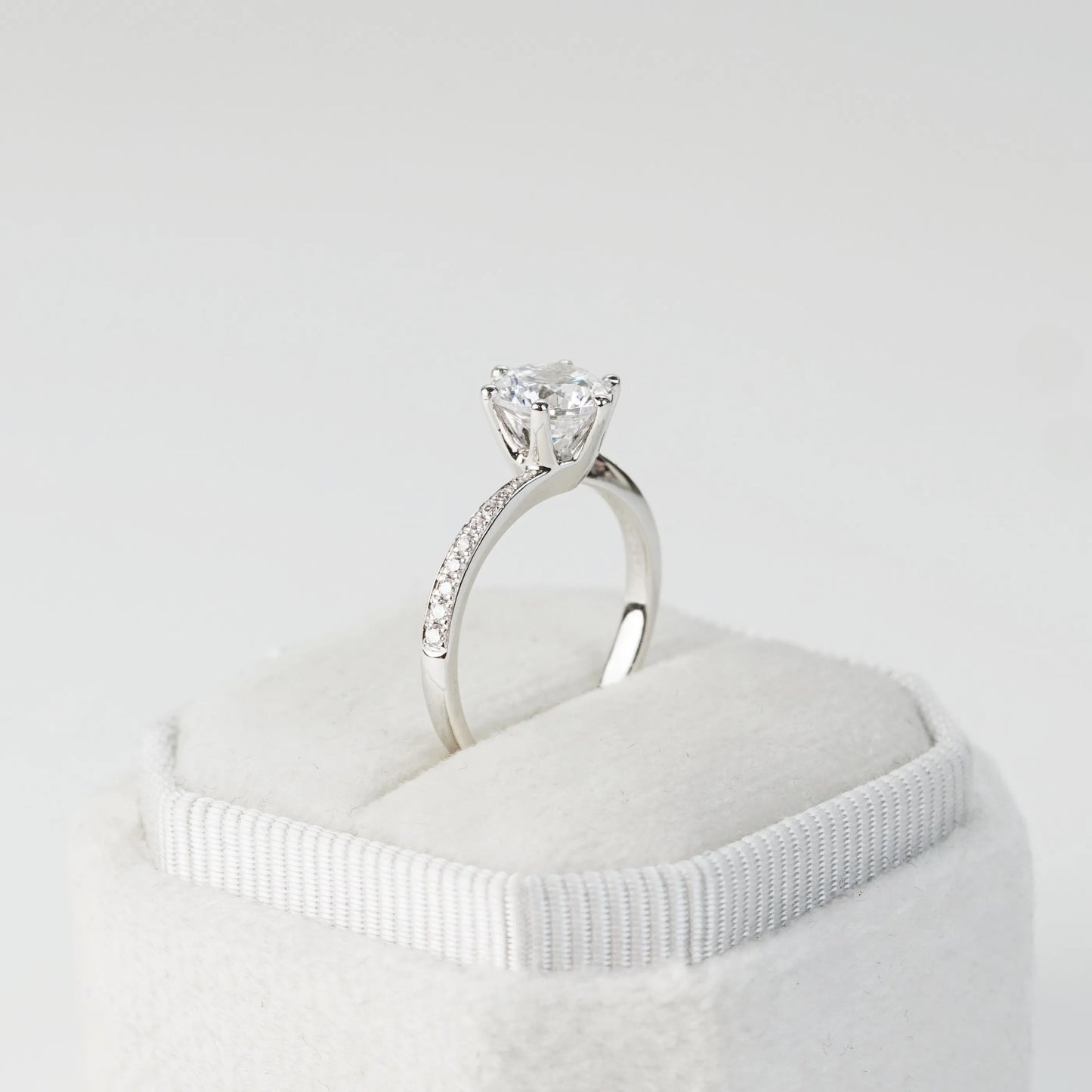 HARPER - Lab-Grown Diamond / Gemstone Ring Setting | Twisted Pavé Band (18K Gold / PT950) - TM3025