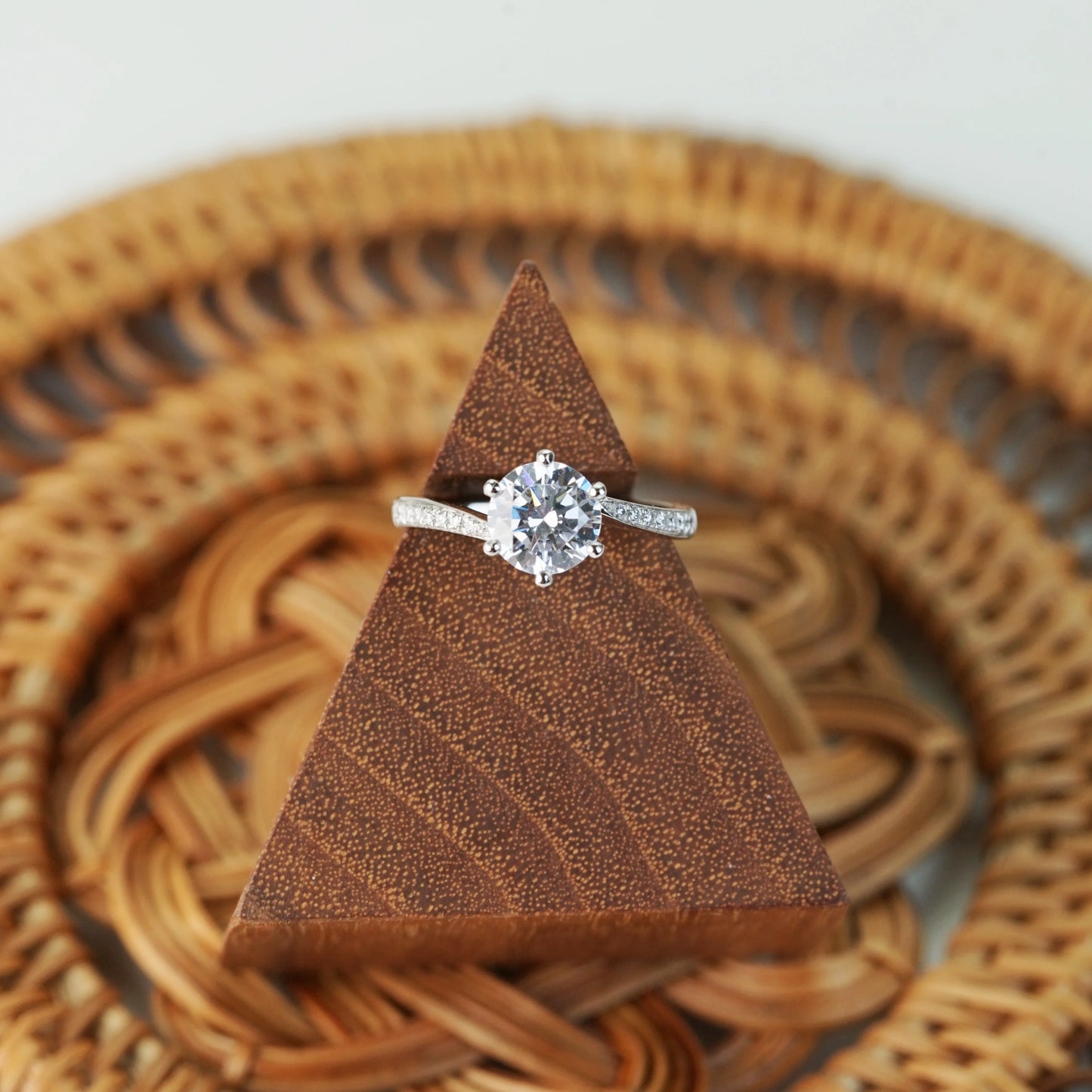 HARPER - Lab-Grown Diamond / Gemstone Ring Setting | Twisted Pavé Band (18K Gold / PT950) - TM3025