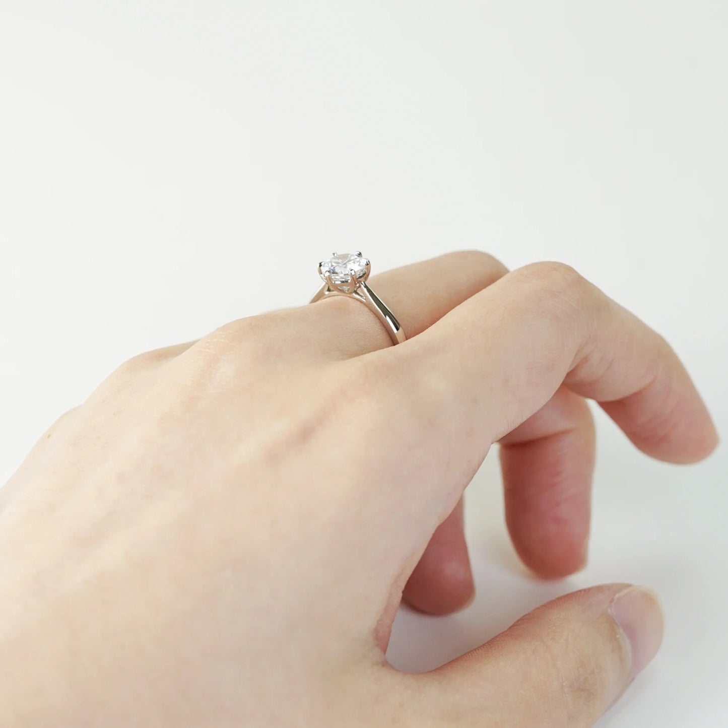 SLOANE 培育鑽石戒指托｜經典六爪單鑽戒圈配輪廓戒圈（18K 金／鉑金）– TM0816