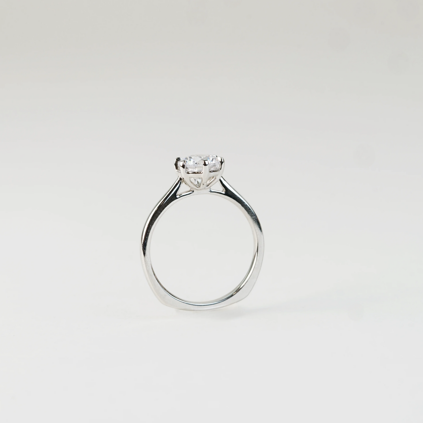 SLOANE 培育鑽石戒指托｜經典六爪單鑽戒圈配輪廓戒圈（18K 金／鉑金）– TM0816