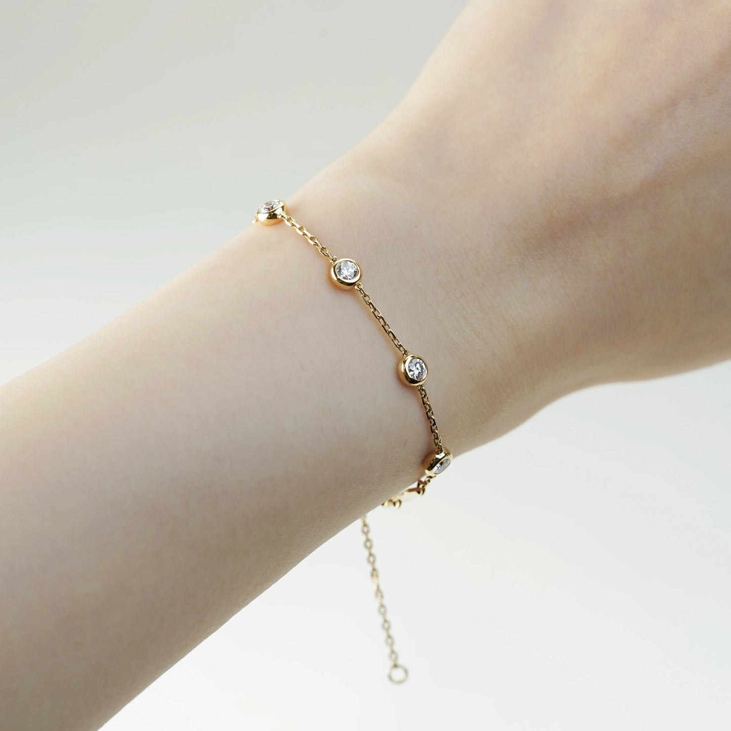 18K金圓形培育鑽石泡泡手鏈 | D-F / VVS-VS