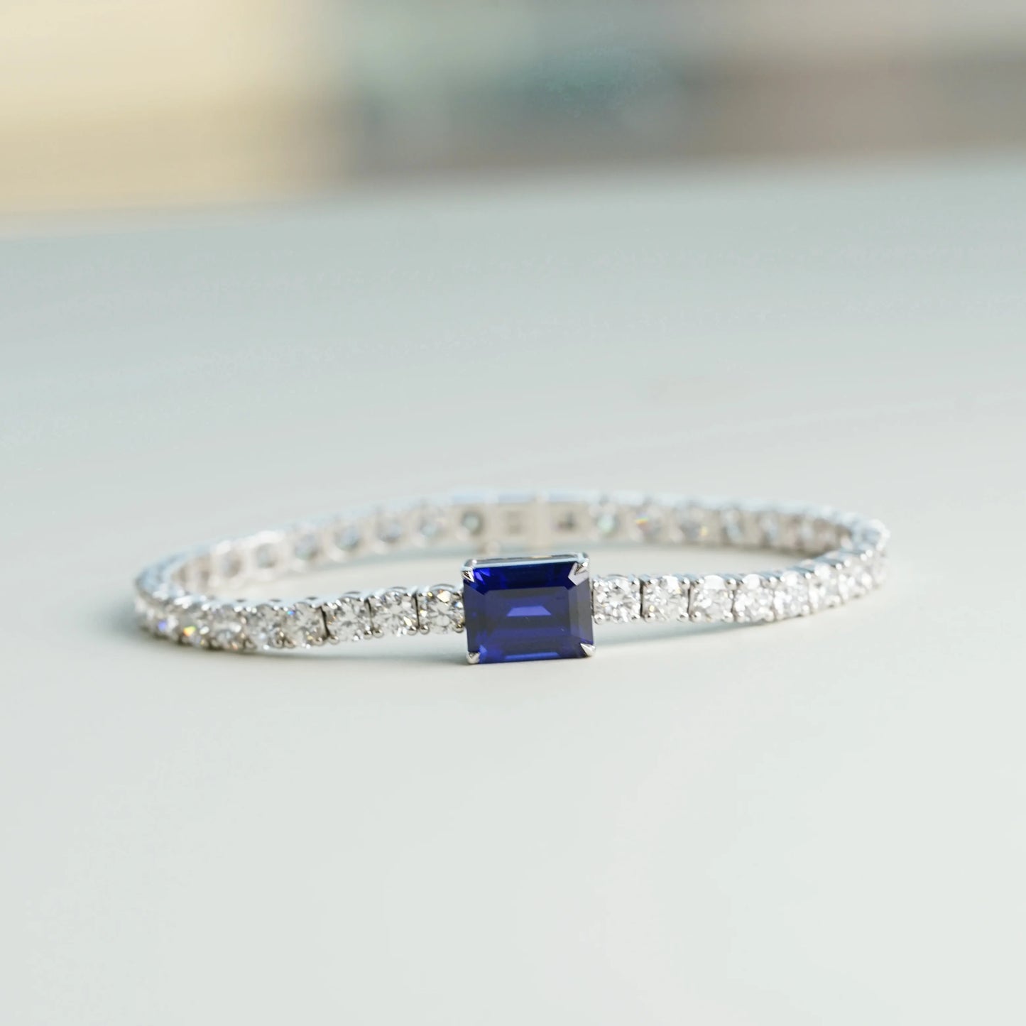 5.41ct 祖母綠形培育藍寶石手鏈（附 IGI 證書）｜配 8.074ct 培育鑽石網球手鏈｜現貨款