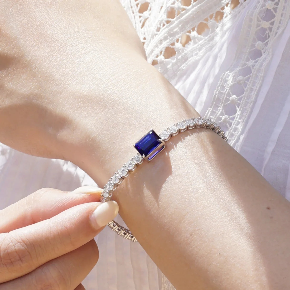 祖母綠形培育寶石手鏈（附 IGI 證書）｜配培育鑽石網球手鏈