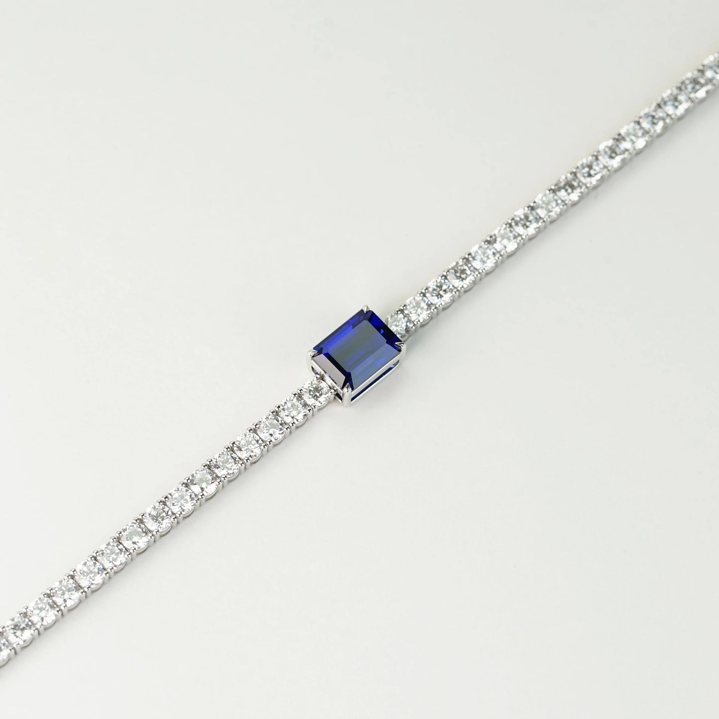 5.41ct 祖母綠形培育藍寶石手鏈（附 IGI 證書）｜配 8.074ct 培育鑽石網球手鏈｜現貨款