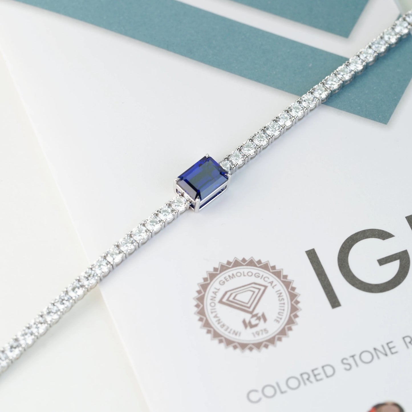 5.41ct 祖母綠形培育藍寶石手鏈（附 IGI 證書）｜配 8.074ct 培育鑽石網球手鏈｜現貨款