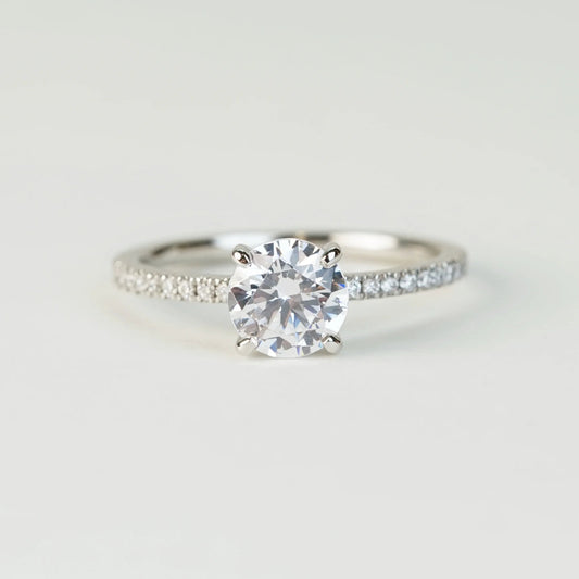 CLEO 培育鑽石戒指托｜直線密釘鑲鑽戒圈配鑲鑽底托（18K 金／鉑金）– TM0256