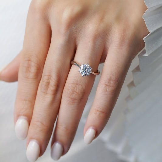 SERENE 培育鑽石單鑽戒指托｜輕柔扭臂戒圈（18K 金／鉑金）– SGJ0698