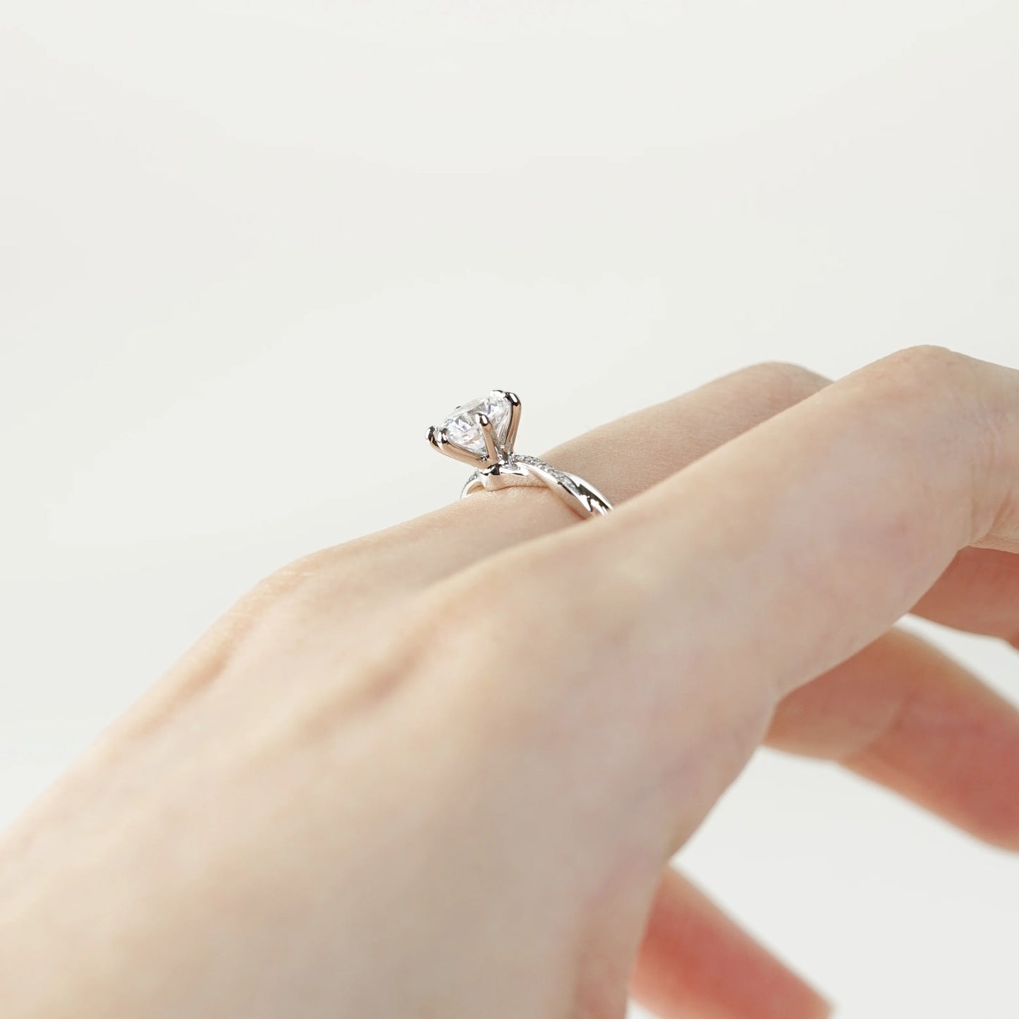 GISELLE - Lab-Grown Diamond / Gemstone Ring Setting | 6-prongs Crossover Pavé Band (18K Gold / Platinum) - TM0336