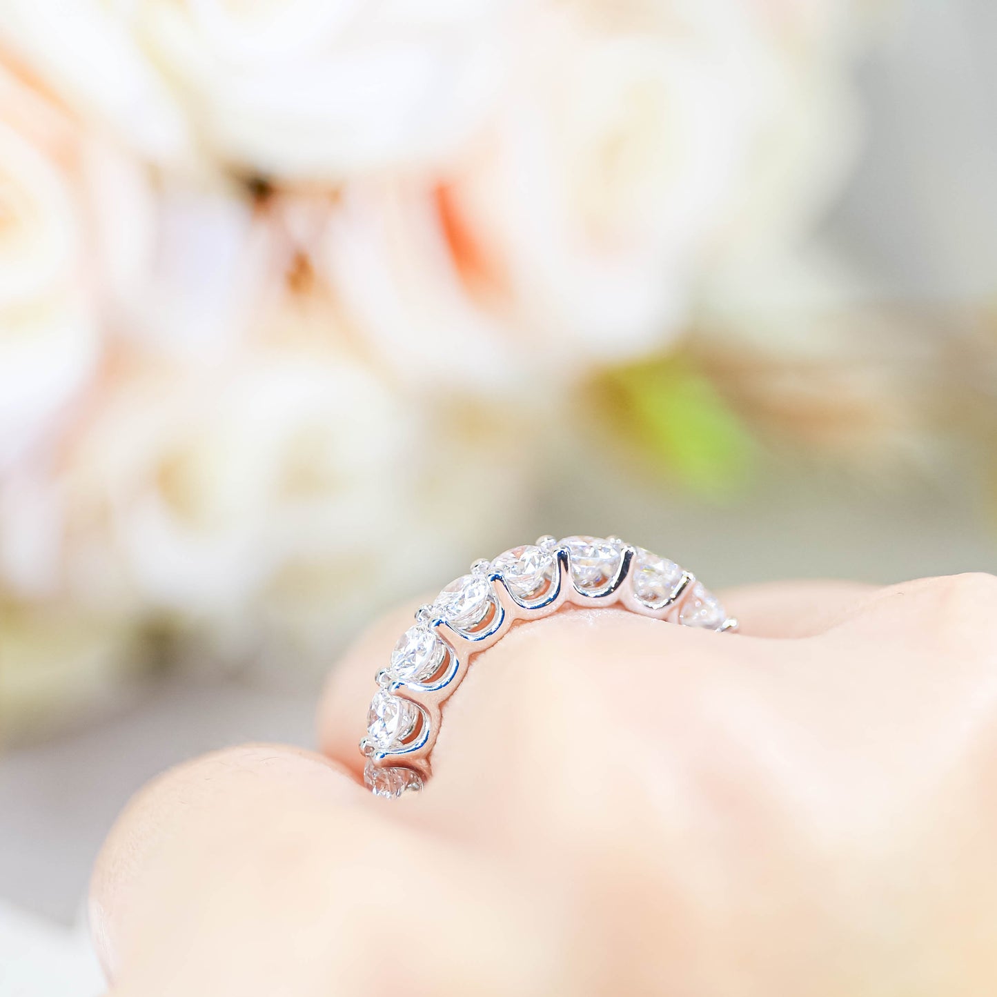 0.10ct Round Lab Grown Diamonds U-Prong Anniversary Ring <Excellent Grade>