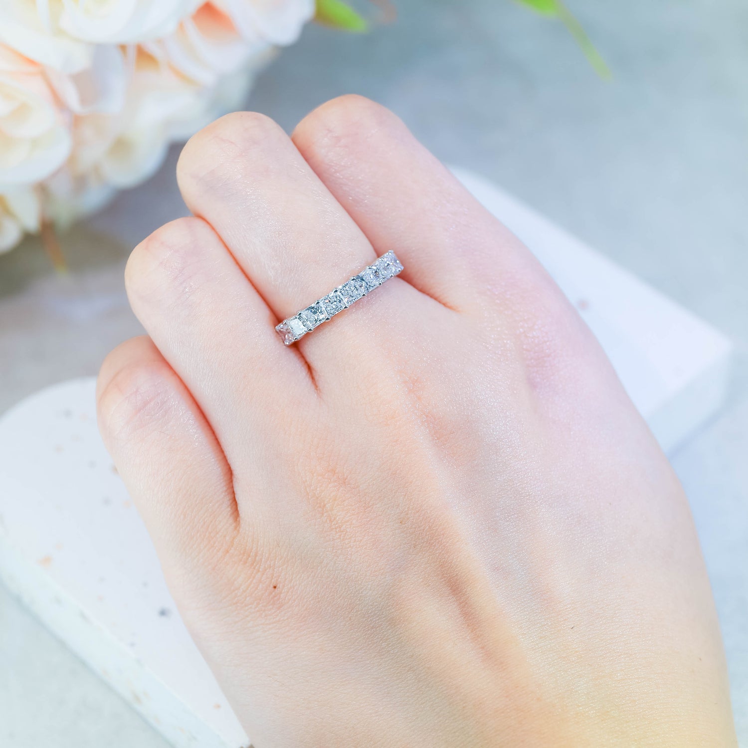 18K金公主方形培育鑽石半圈線戒 | D-F / VVS-VS | <0.7ct - 5.5ct+>